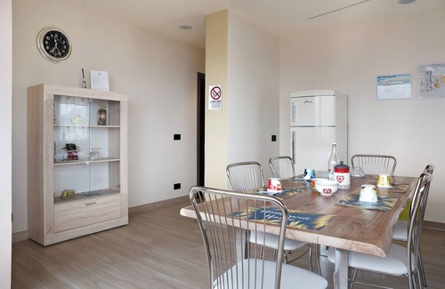 Niella Belbo Apartment | Holiday Apartment "Nigella Langhe Home" with Mountain View, Balcony & Wi-Fi