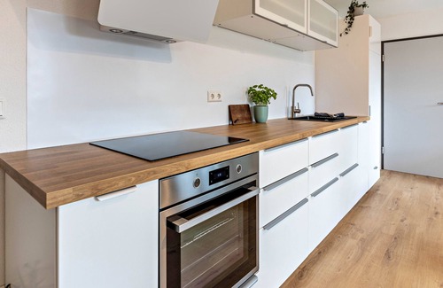 Wahlwies Apartment | Holiday Apartment "Kleine Auszeit" with Private Terrace & Wi-Fi