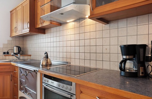 Campolasta Apartment | Holiday Apartment 'Kuhglocke' with Mountain View, Private Terrace and Wi-Fi