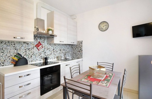 Moglio Apartment | Holiday Apartment "La Taggiasca" with Sea View, Private Garden & Wi-Fi