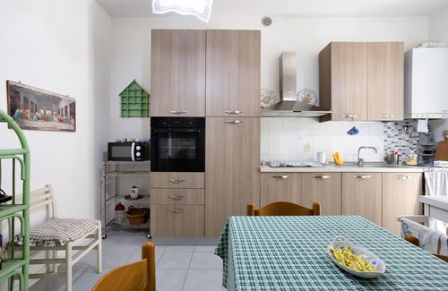 Le Grazie Apartment | Holiday Apartment "Marta" in Le Grazie - Portovenere - with Sea View, Balcony & Wi-Fi