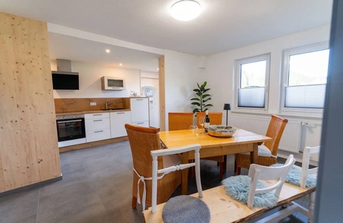 Schonach im Schwarzwald Apartment | Holiday Apartment 'Maisonette-Ferienwohnung' with Mountain View, Shared Garden and Wi-Fi
