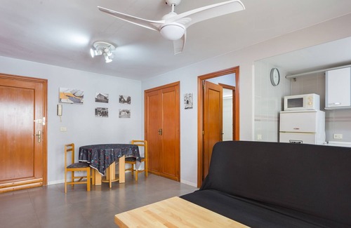 Miramar Beach Apartment | Holiday Apartment 'Miramar Beach' with Balcony and Wi-Fi