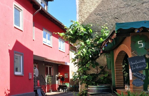 Kaimt Apartment | Holiday apartment Moselle Ship in Zell (Mosel) - Modern, comfortable & friendly