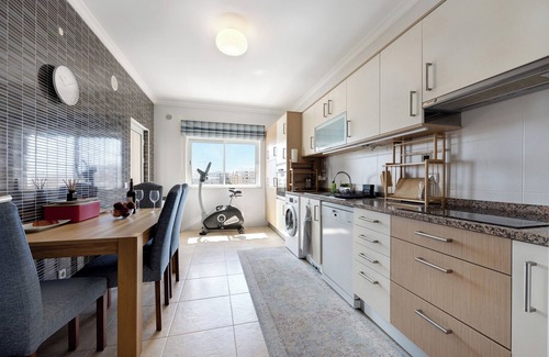 Funchal Apartment | Holiday Apartment "Morning View Terrace" with Sea View, Shared Pool & Wi-Fi