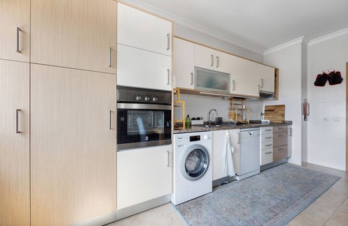 Funchal Apartment | Holiday Apartment "Morning View Terrace" with Sea View, Shared Pool & Wi-Fi