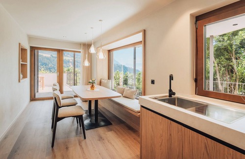 Rifiano Apartment | Holiday Apartment "Oberegghof Laugen" with Mountain View and Wi-Fi