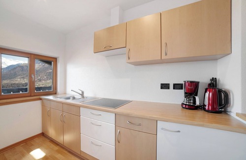 Schenna Apartment | Holiday Apartment 'Preiss Type B' with Mountain View, Balcony and Wi-Fi