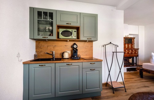 Oxenbronn Apartment | Holiday Apartment 'Romantika - Ground Floor' with Shared Garden and Wi-Fi