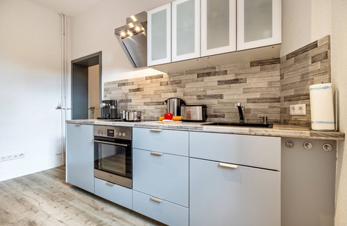 Linden-Sud Apartment | Holiday Apartment 'Renovated Dream Place in Linden' with Shared Terrace & Wi-Fi