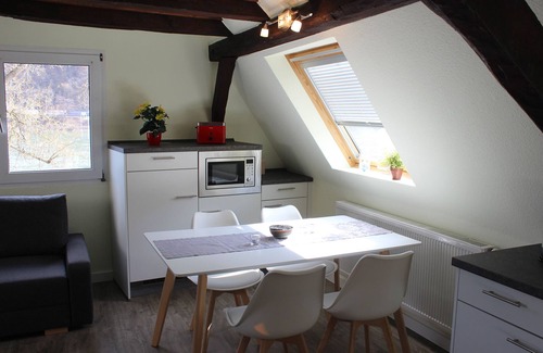 Neuendorf Apartment | Holiday Apartment 'Rheinblick Wohnung 5' with Shared Terrace, Wi-Fi and Air Conditioning