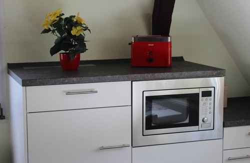 Neuendorf Apartment | Holiday Apartment 'Rheinblick Wohnung 5' with Shared Terrace, Wi-Fi and Air Conditioning
