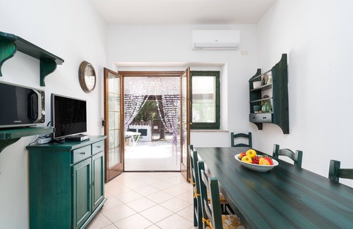 Cala Liberotto Apartment | Holiday Apartment "Sa Dommo De Franziscu" near Beach with Private Terrace & A/C