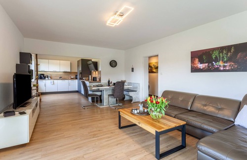 Medebach Apartment | Holiday Apartment "Sauerlandrefugium" with Mountain View, Private Terrace & Wi-Fi