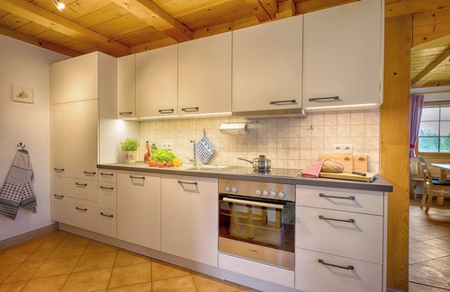 Breitnau Apartment | Holiday Apartment "Schwarzwaldhut" with Mountain View, Private Terrace and Wi-Fi