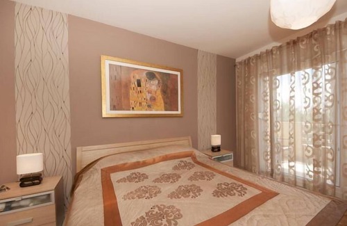 Kamen Apartment | Holiday apartment Split for 1 - 8 persons with 3 bedrooms - Twin house