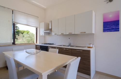 Torre Specchia Ruggeri Apartment | Holiday Apartment 'Villa Scoglio' near Sea with Garden & Private Terrace