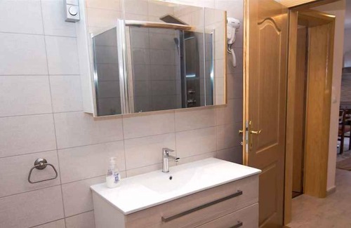 Artatore Apartment | Holiday apartment With air conditioning and sea view