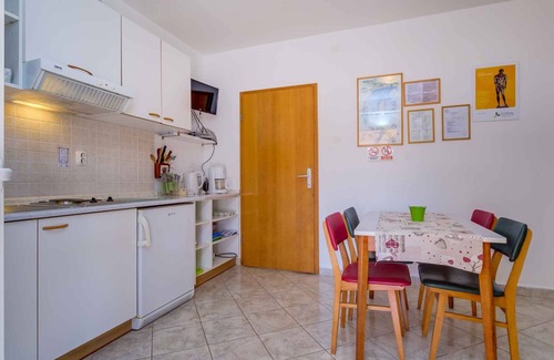 Veli Losinj Apartment | Holiday apartment with air conditioning and Internet