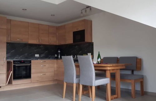 Konigheim Apartment | Holiday apartment wine bar