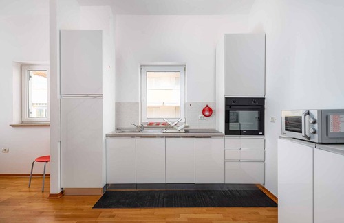 Zambratija Apartment | Holiday apartment with air conditioning and Internet