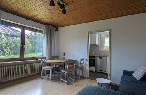 Oberlengenhardt Apartment | Holiday Apartment "Wiesenblümle" with Private Terrace, Private Garden and Wi-Fi