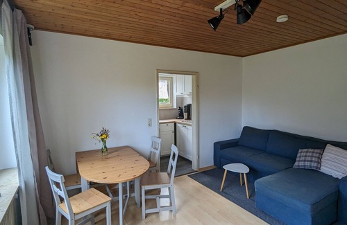 Oberlengenhardt Apartment | Holiday Apartment "Wiesenblümle" with Private Terrace, Private Garden and Wi-Fi