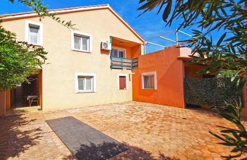 Peruski Apartment | Holiday apartment with air conditioning