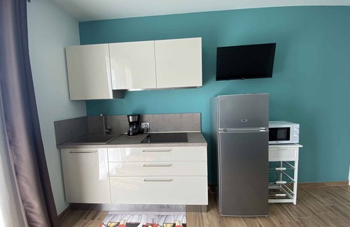 Colà Di Lazise Apartment | Holiday apartment with balcony and air conditioning