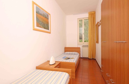 Corno Apartment | Holiday apartment with balcony and lake view