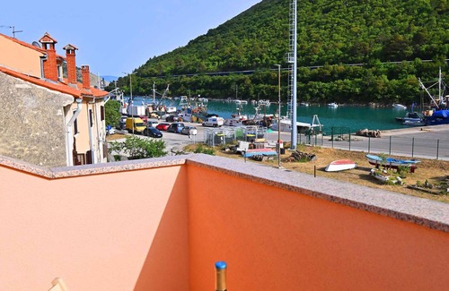 Plomin Apartment | Holiday apartment with harbour view