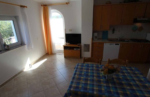 Tribulje Apartment | Holiday apartment with lake view