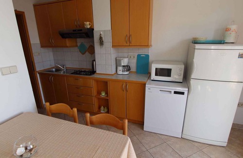 Tribulje Apartment | Holiday apartment with balcony and barbecue
