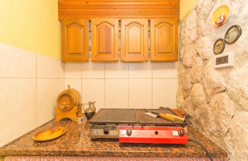 Njivice Apartment | Holiday apartment with terrace and air conditioning