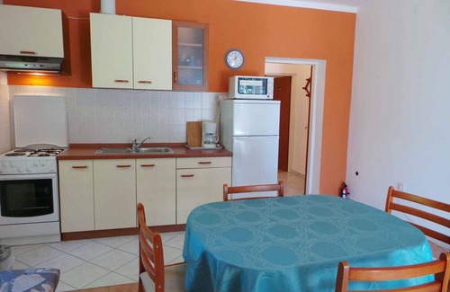 Njivice Apartment | Holiday apartment with Internet and Barbecue