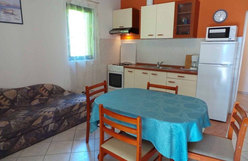 Njivice Apartment | Holiday apartment with Internet and Barbecue