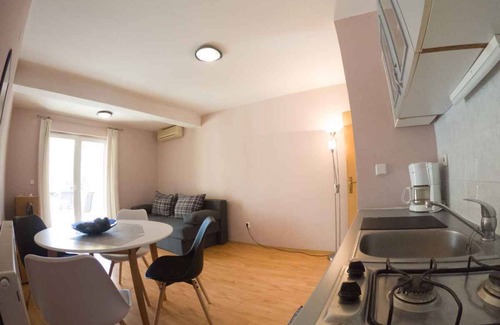 Njivice Apartment | Holiday apartment with air conditioning