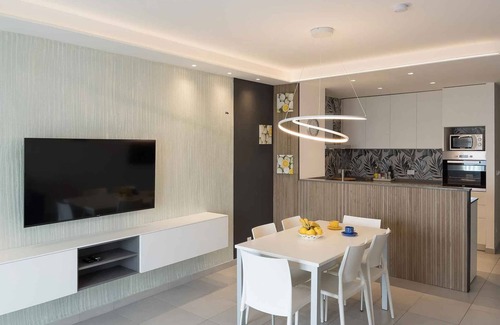 Lignano Sabbiadoro Apartment | Holiday apartment with balcony, internet and pool