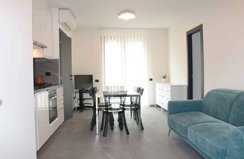 Lazise Apartment | Holiday apartment with new pools