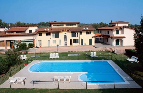 Cunettone-villa Apartment | Holiday apartment with outdoor swimming pool