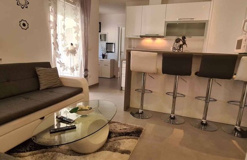 Kastel Apartment | Holiday apartment with terrace and pool