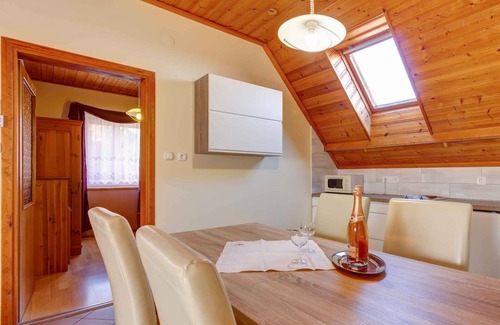 Heviz Apartment | Holiday apartment with therapeutic massage, air conditioning and Wi-Fi