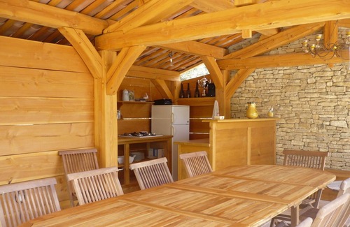 Fontaine-de-Vaucluse Cottage | Holiday cottage in a converted stone barn with pool