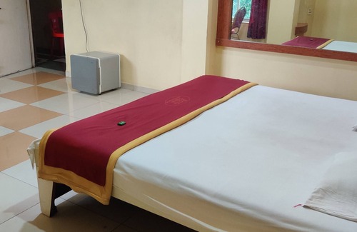 Pune Hotel | Holiday Cottage Inn