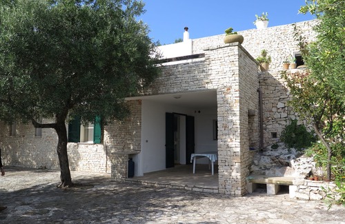 Corsano Cottage | Holiday cottage surrounded by olive trees at walking distance to the beach