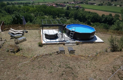 Saint-Ilpize Cottage | Holiday cottage. Vacation rental. Capacity 6 people. Rated 4*