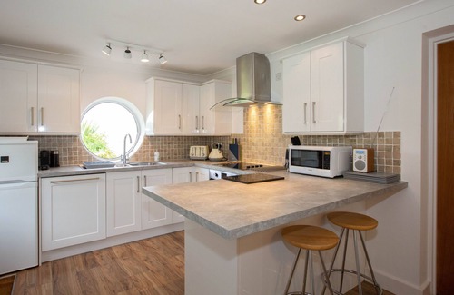 Carbis Bay House | Holiday Cottage with Private Indoor Swimming Pool & Off-Road Car Parking