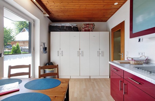 Altglashutten House | Holiday Home 'Haus vor Anker' with Mountain View, Private Garden & WiFi