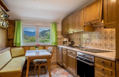 Gutach Apartment | Holiday Apartment "Lehmann with View on Castle" with Mountain View, Private Terrace & Wi-Fi