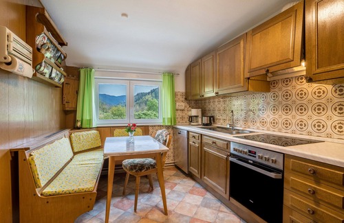 Gutach Apartment | Holiday Apartment "Lehmann with View on Castle" with Mountain View, Private Terrace & Wi-Fi